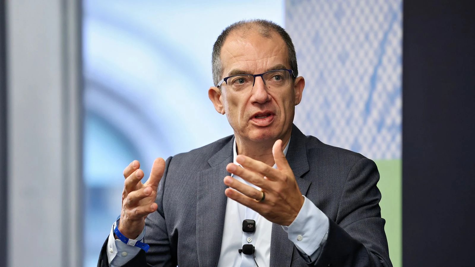 Moderna CEO Responds to RFK Jr.'s Crusade Against the Covid-19 Vaccine