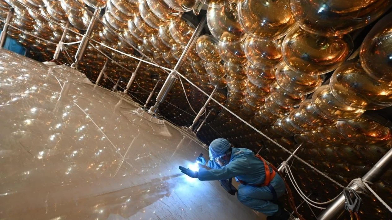 This Giant Subterranean Neutrino Detector Is Taking On the Mysteries of Physics